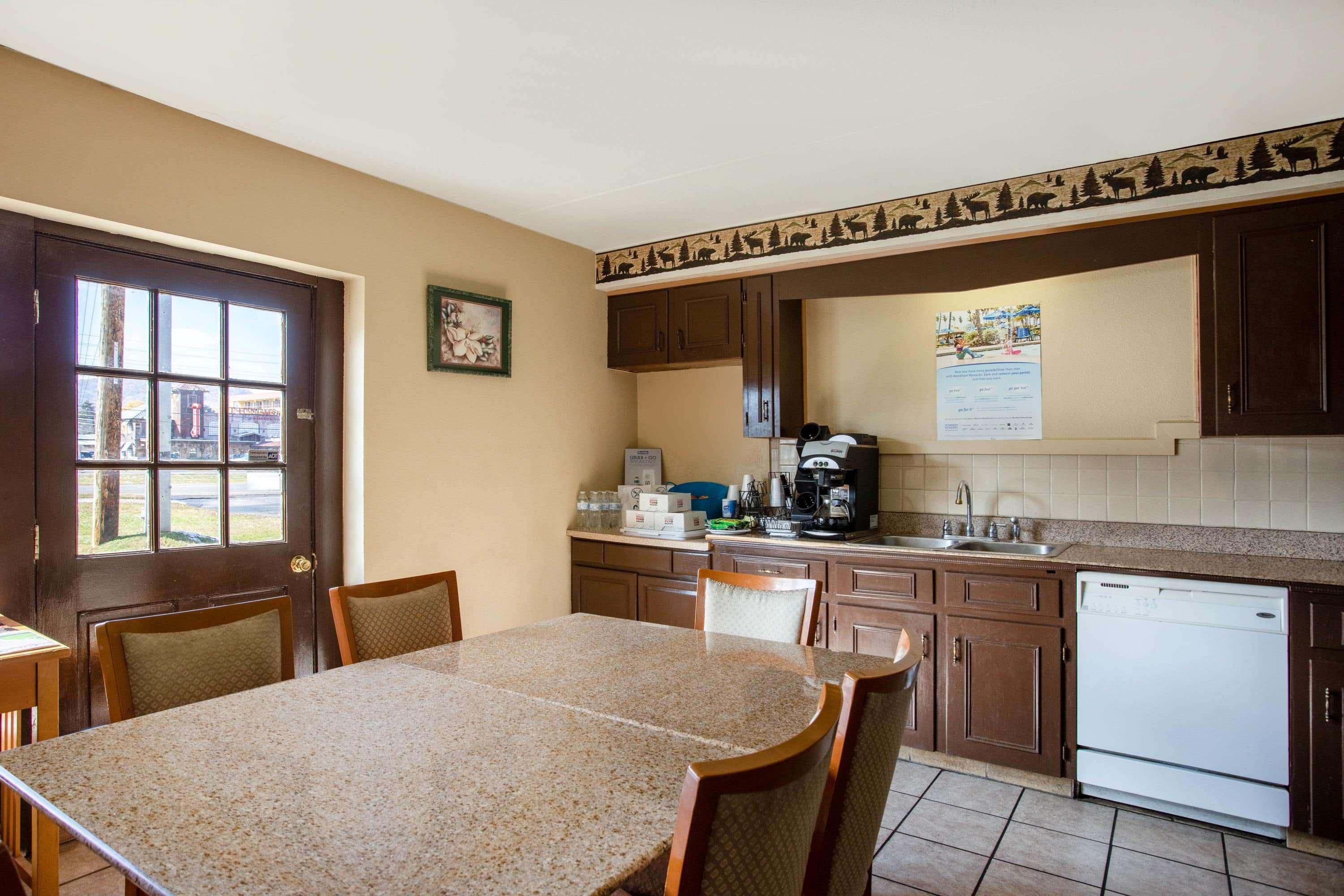Pigeon Forge Parkway Inn Ngoại thất bức ảnh
